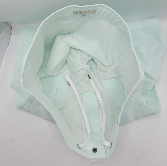 Onia Calder 7.5" Lined Swim Shorts In Mint and White Stripe  Size 34 - Picture 4 of 12